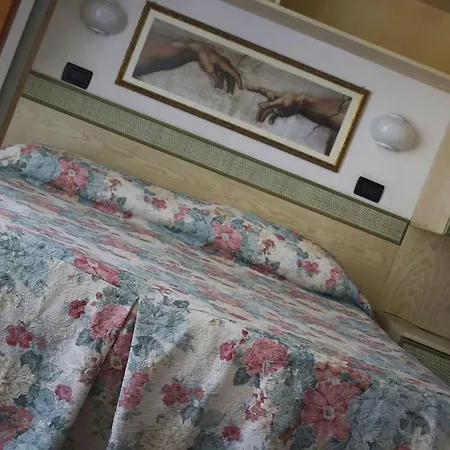 Otel Charles