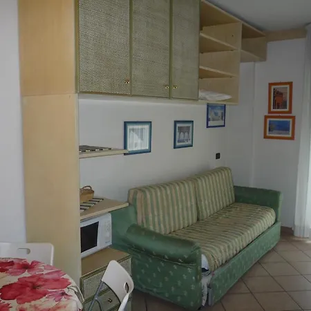 Charles Otel Rimini