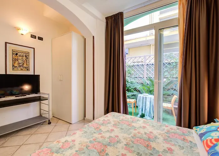 Charles Hotell Rimini