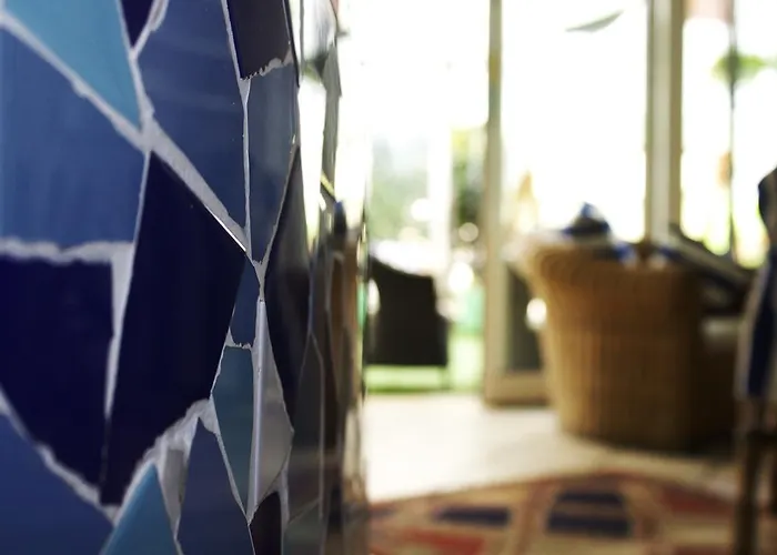 查尔斯公寓酒店 3* 里米尼