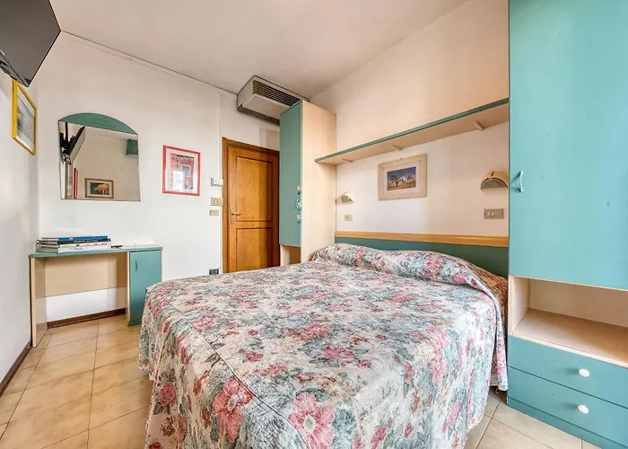 Hotell Charles Rimini