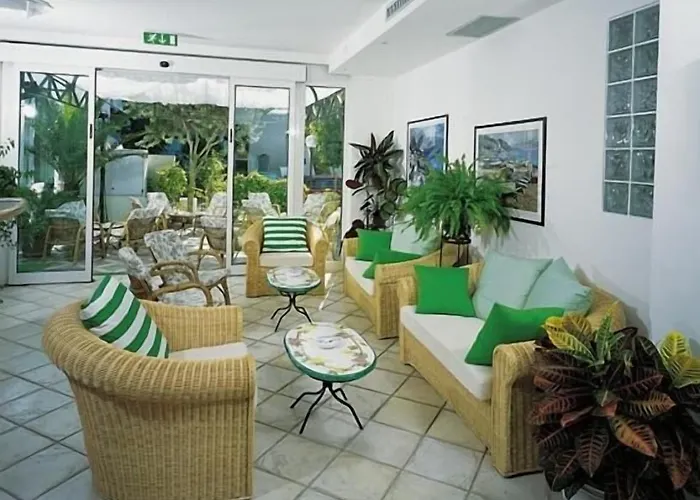 Charles Hotell Rimini