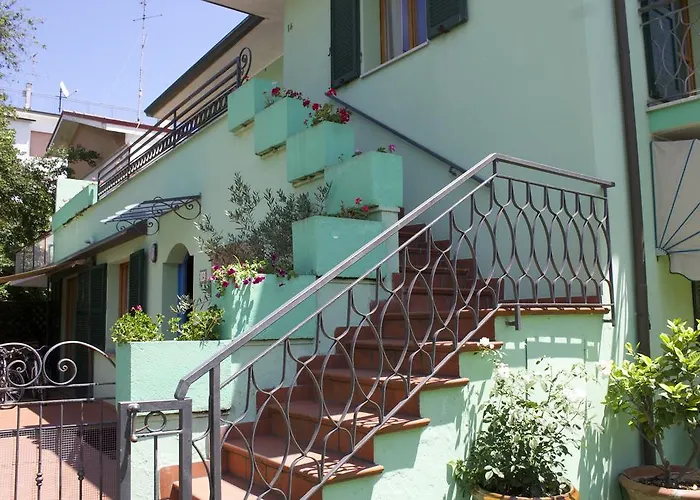 Charles Hotell Rimini