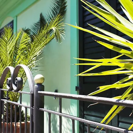 Hotel Charles 3*