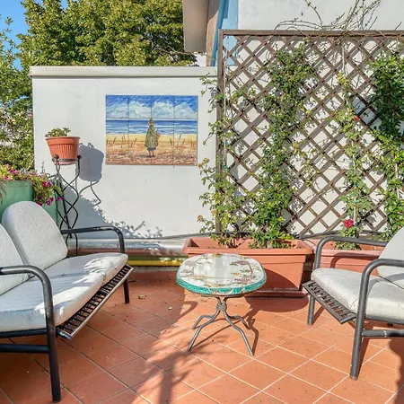 Charles Otel Rimini