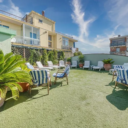 Szálloda Charles 3*