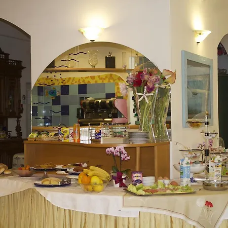 Charles Otel Rimini