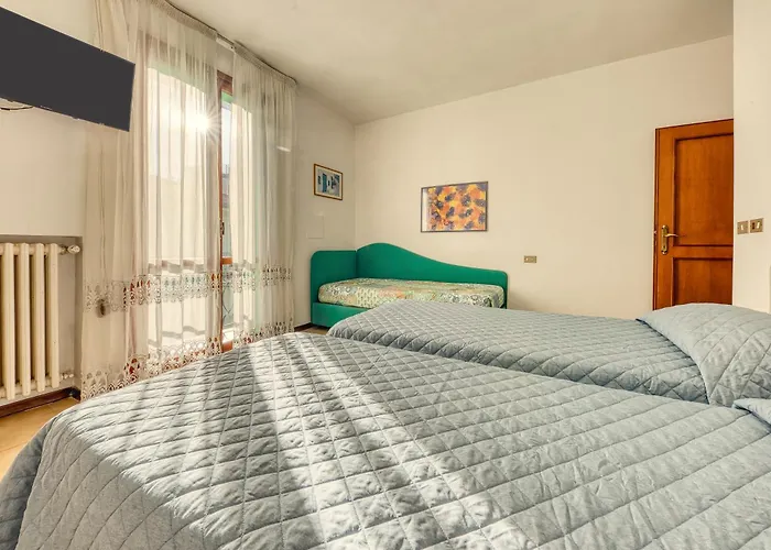 Hotel Charles 3*