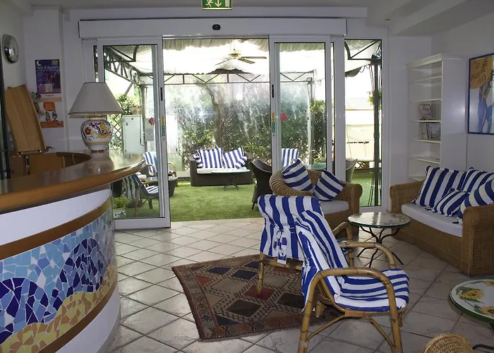 Hotel Charles 3*